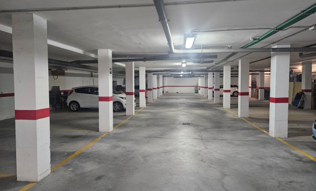 Resale - Apartment  -
Villamartín - PAU 8