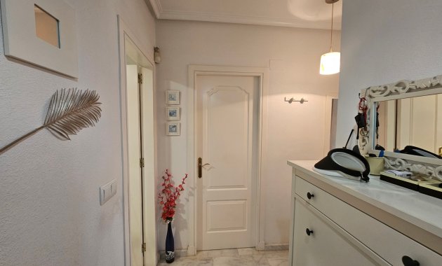 Resale - Apartment  -
Villamartín - PAU 8
