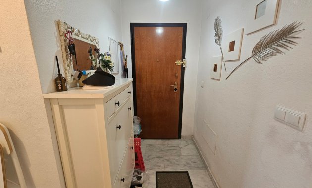 Resale - Apartment  -
Villamartín - PAU 8