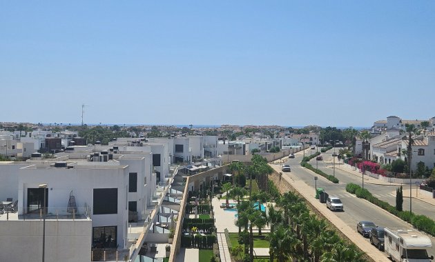 Resale - Apartment  -
Villamartín - PAU 8