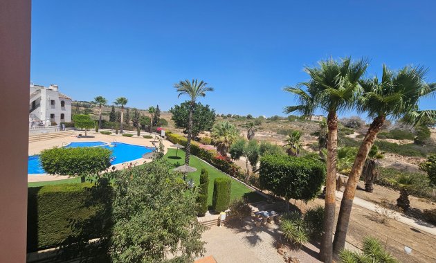 Resale - Apartment  -
Villamartín - PAU 8