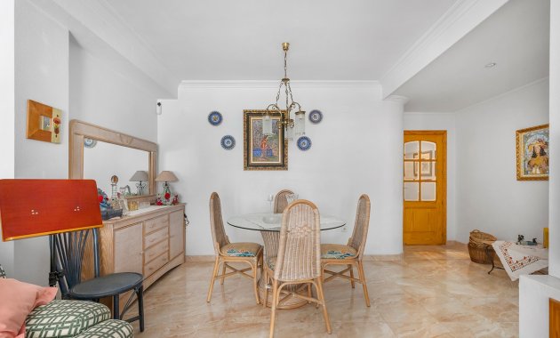 Resale - Apartment  -
La Mata - Playa