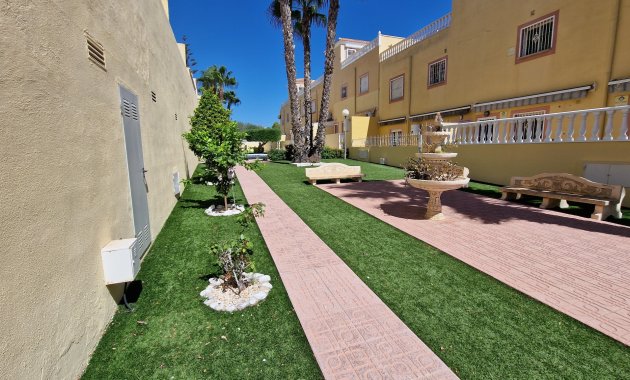 Resale - Townhouse -
Orihuela Costa - Villamartín