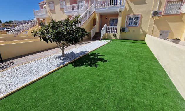 Resale - Townhouse -
Orihuela Costa - Villamartín