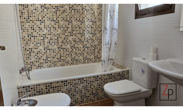 Resale - Villa -
Algorfa - La Finca Golf