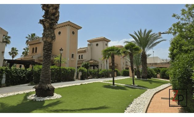 Resale - Villa -
Algorfa - La Finca Golf