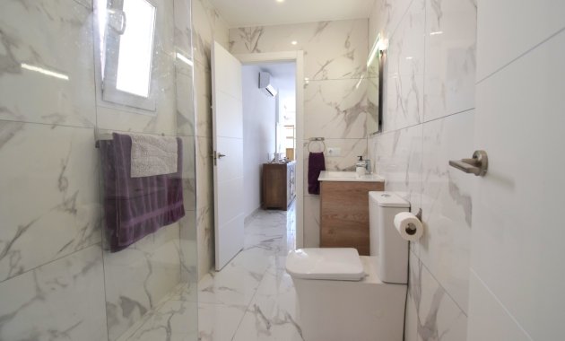 Resale - Apartment  -
Orihuela Costa - Villamartin