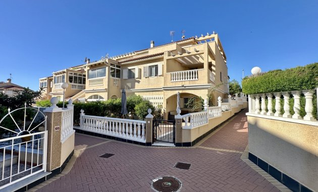 Resale - Apartment  -
Orihuela Costa - Playa Flamenca