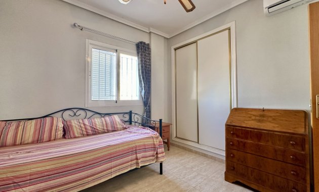 Resale - Apartment  -
Orihuela Costa - Playa Flamenca