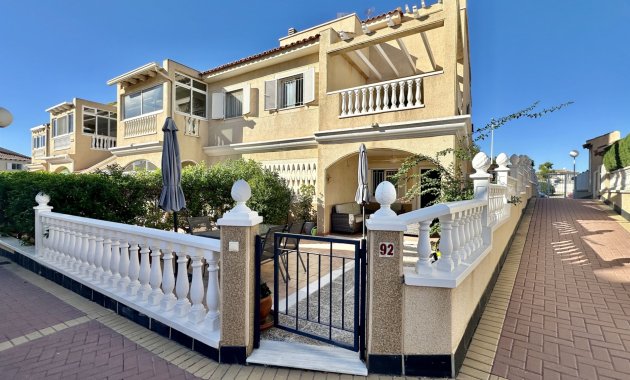 Resale - Apartment  -
Orihuela Costa - Playa Flamenca