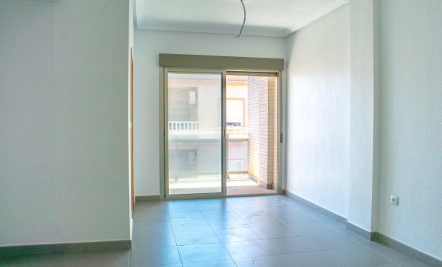 Resale - Apartment  -
Guardamar del Segura - Center