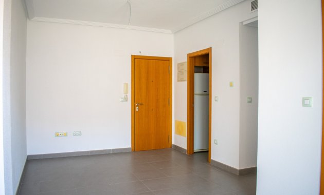 Resale - Apartment  -
Guardamar del Segura - Center