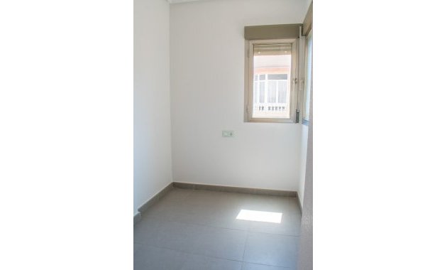 Resale - Apartment  -
Guardamar del Segura - Center