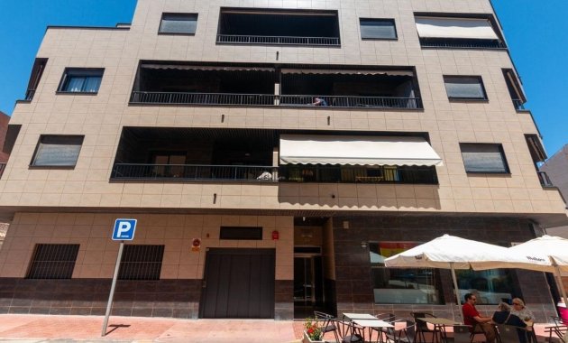 Resale - Apartment  -
La Mata - La Mata - Town
