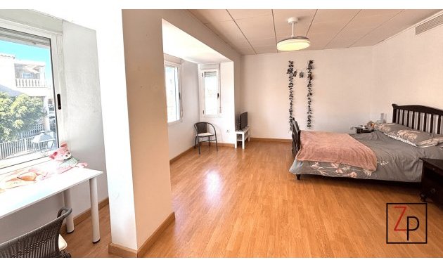 Resale - Townhouse -
Algorfa - Pueblo