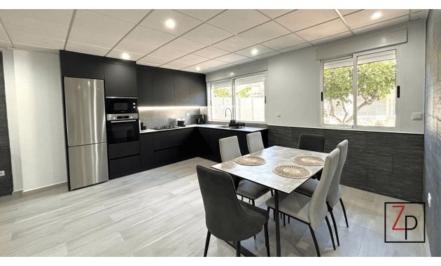 Resale - Townhouse -
Algorfa - Pueblo