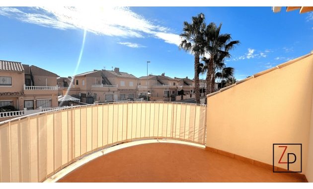 Endursala - Fjórbýlishús -
Villamartín - PAU 8