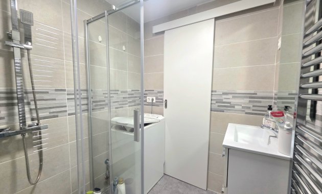 Resale - Apartment  -
Guardamar del Segura - Pinomar