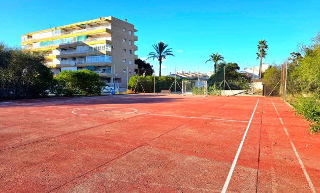 Resale - Apartment  -
Guardamar del Segura - Pinomar
