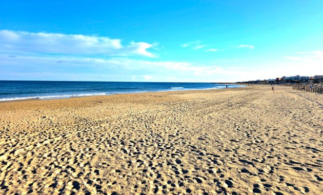 Resale - Apartment  -
Guardamar del Segura - Pinomar