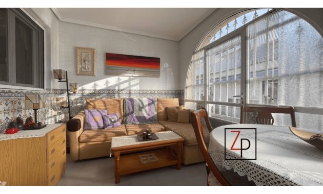 Resale - Bungalow -
Los Alcazares