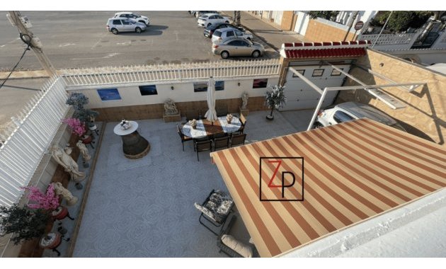 Resale - Bungalow -
Los Alcazares