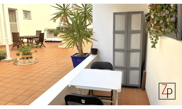 Reventa - Apartamento planta baja -
San Miguel de Salinas - Pueblo