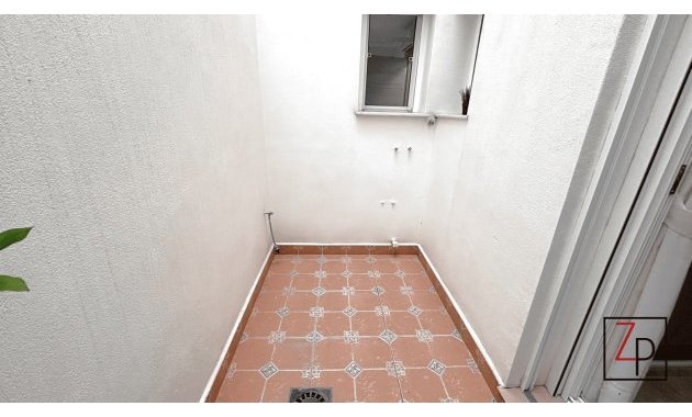 Reventa - Apartamento planta baja -
San Miguel de Salinas - Pueblo