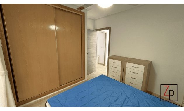 Reventa - Apartamento planta baja -
San Miguel de Salinas - Pueblo