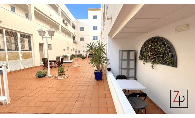 Reventa - Apartamento planta baja -
San Miguel de Salinas - Pueblo
