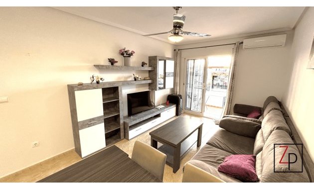 Reventa - Apartamento planta baja -
San Miguel de Salinas - Pueblo