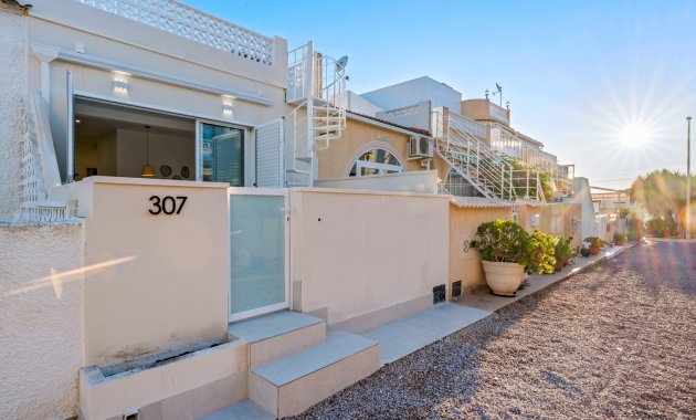 Resale - Townhouse -
Torrevieja - El Chaparral
