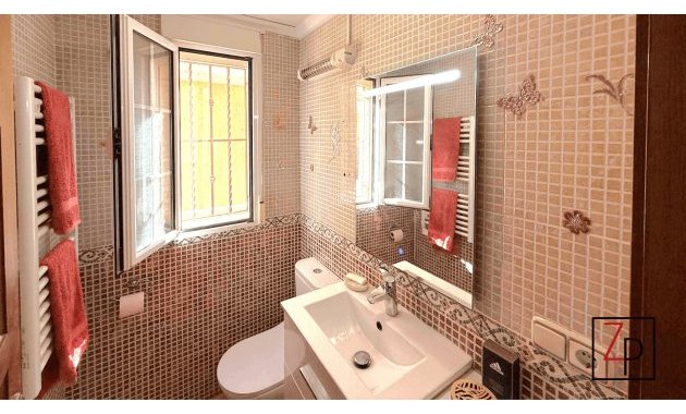 Endursala - Einbýlishús -
Montesinos - La Herrada