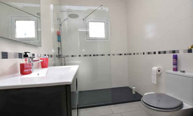 Resale - Villa -
3409 - La finca Golf