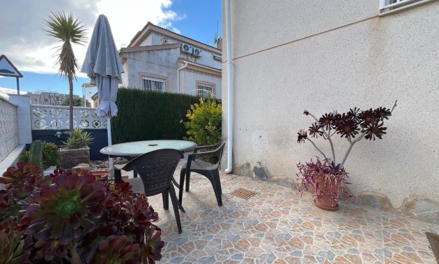 Resale - Villa -
3409 - La finca Golf