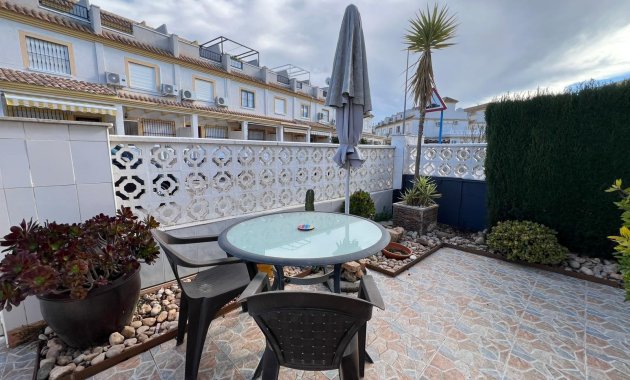 Resale - Villa -
3409 - La finca Golf