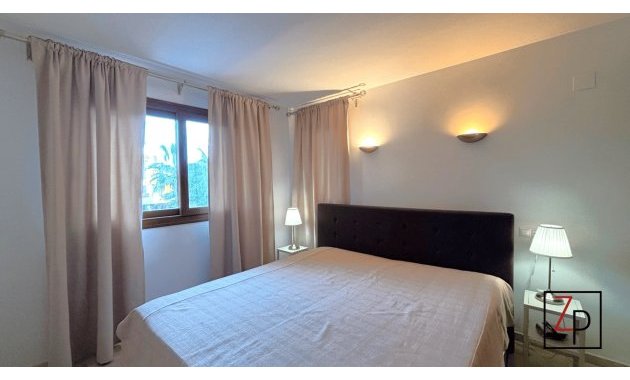 Resale - Apartment  -
Torrevieja - Punta Prima