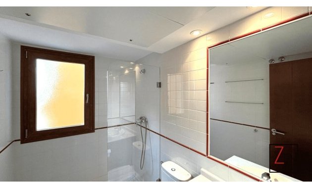 Resale - Apartment  -
Torrevieja - Punta Prima