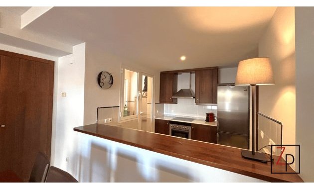 Resale - Apartment  -
Torrevieja - Punta Prima