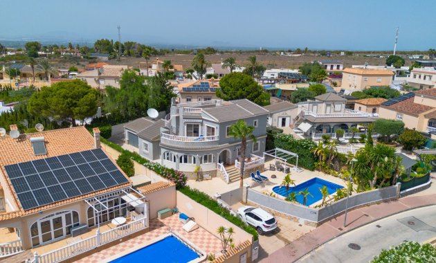 Resale - Villa -
San Fulgencio - La Marina