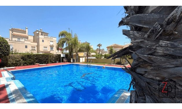 Reventa - Quad House -
Villamartín - PAU 8