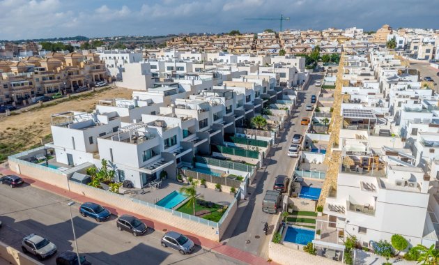 Resale - Townhouse -
Orihuela Costa - Villamartín