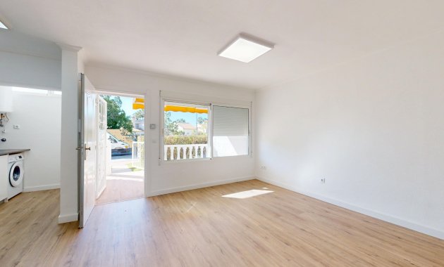 Resale - Apartment  -
Orihuela Costa - Villamartín