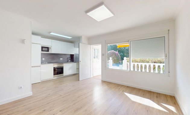 Resale - Apartment  -
Orihuela Costa - Villamartín