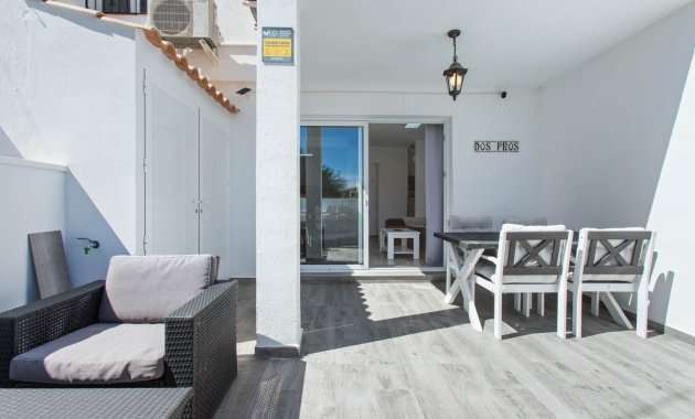 Resale - Apartment  -
Torrevieja - Lago Jardin