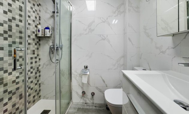 Resale - Apartment  -
Torrevieja - Lago Jardin