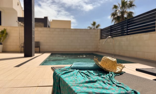 Resale - Villa -
Rojales - Ciudad Quesada
