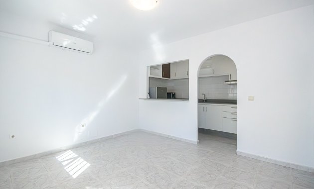 Resale - Townhouse -
San Miguel de Salinas