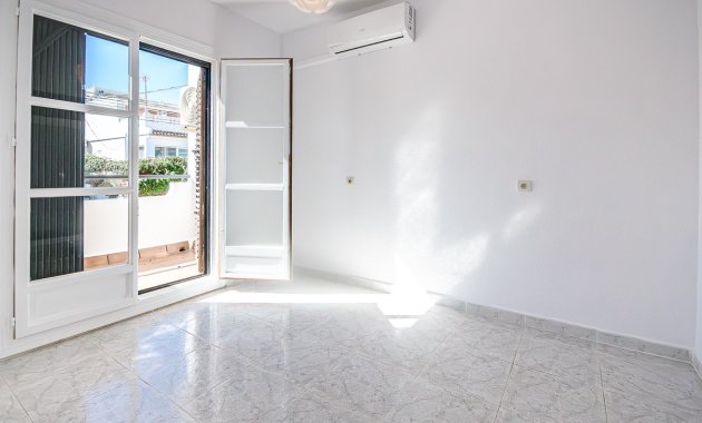 Resale - Townhouse -
San Miguel de Salinas