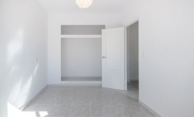 Resale - Townhouse -
San Miguel de Salinas